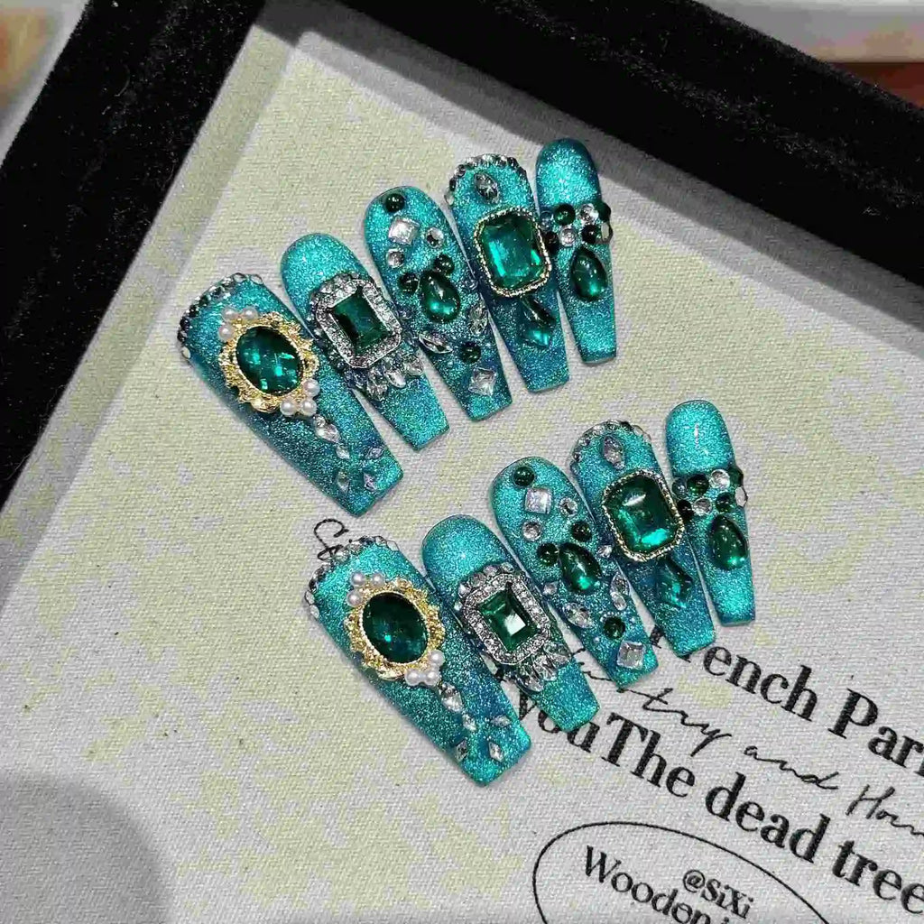 Wholesale Baroque Style Luxury Golden Sparkling Big Discount New Fashion French Style Press on Nail for Fingers-5