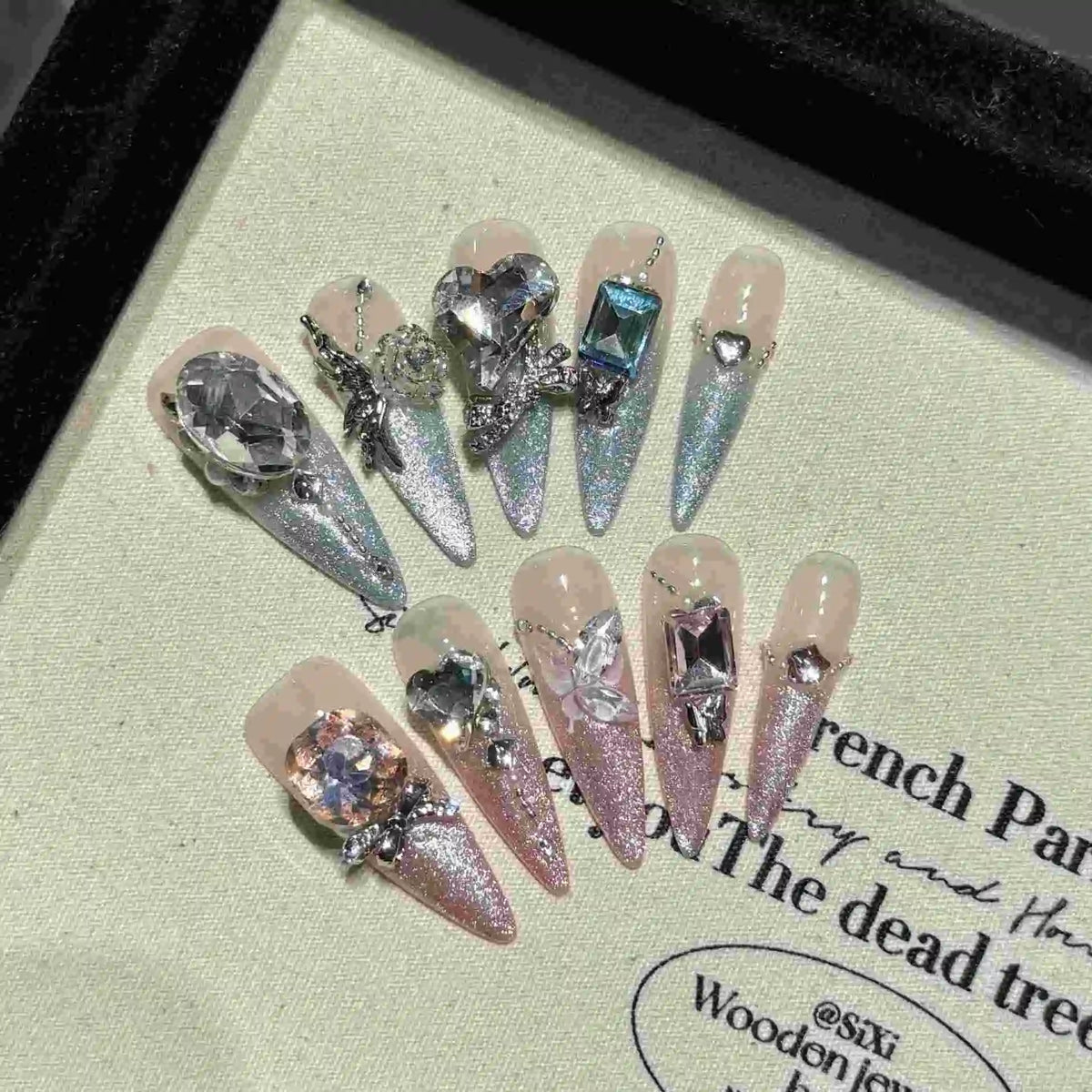 Wholesale Baroque Style Luxury Golden Sparkling Big Discount New Fashion French Style Press on Nail for Fingers-4