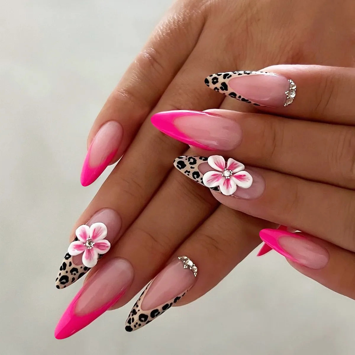 24pcs Factory Best-Selling French-Style Floral Water Diamond, Purely Handmade Self-Adhesive Press on Nails-8